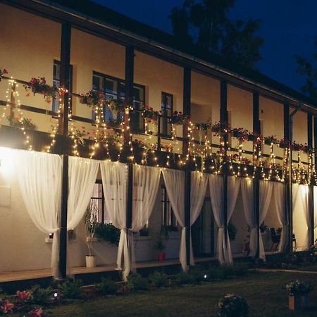 Akmens Stasti / Stone Stories Hotel Kaltene Екстериор снимка