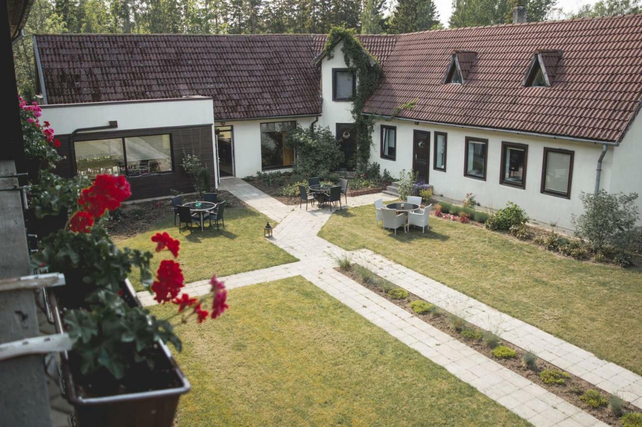 Akmens Stasti / Stone Stories Hotel Kaltene Екстериор снимка