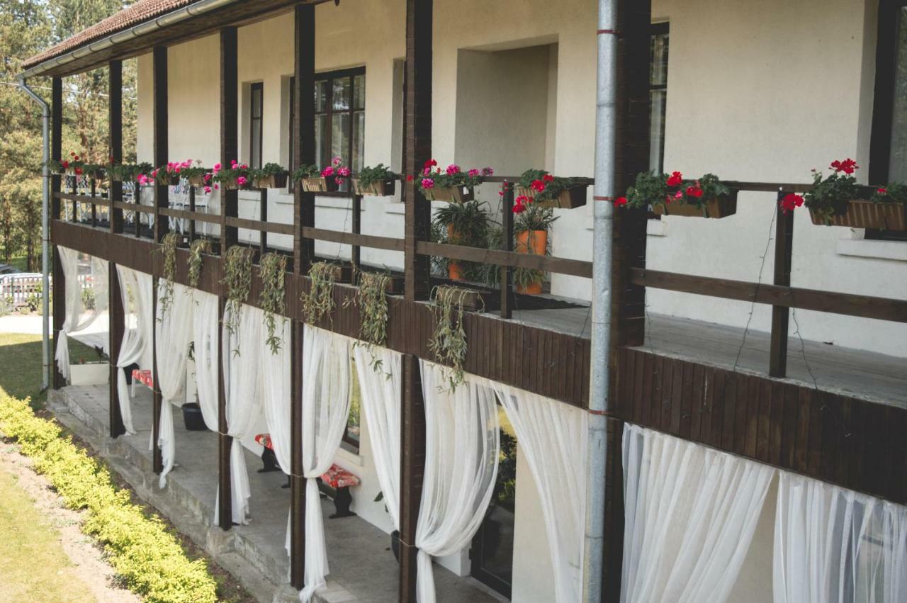 Akmens Stasti / Stone Stories Hotel Kaltene Екстериор снимка