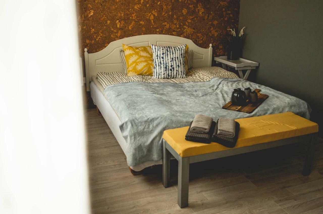 Akmens Stasti / Stone Stories Hotel Kaltene Екстериор снимка