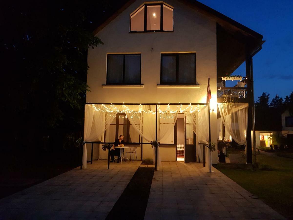 Akmens Stasti / Stone Stories Hotel Kaltene Екстериор снимка