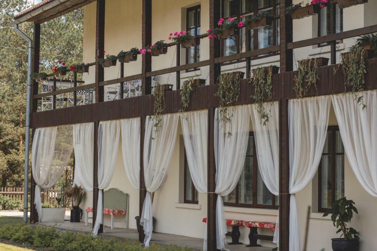 Akmens Stasti / Stone Stories Hotel Kaltene Екстериор снимка